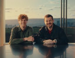 Fastweb Vodafone: Sinner e Cattelan “bocciano” il marketing