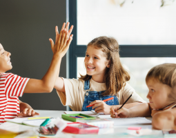 “Un Click per la Scuola” viene rilanciato da Amazon con Save the Children: settima edizione al via