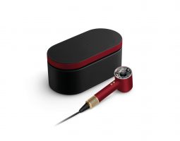Dyson presenta l'edizione speciale Red Velvet and Gold per la serie Haircare