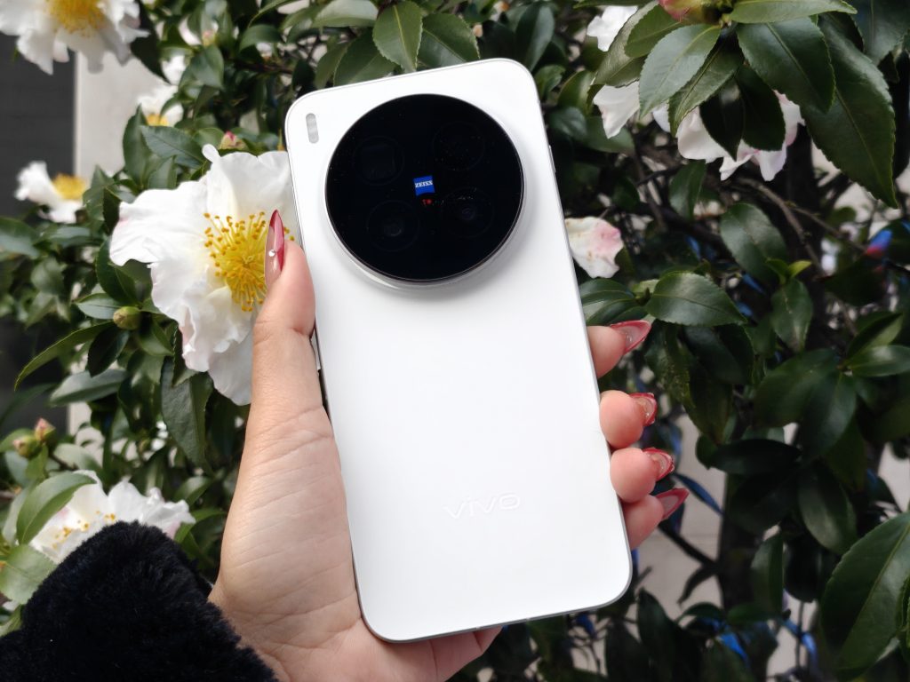 vivo X300 Max il flagship che ridefinisce i limiti di autonomia e potenza