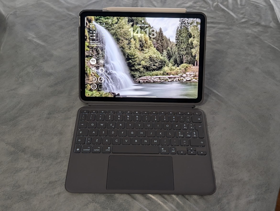 Logitech Combo Touch