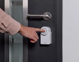 Nuki festeggia 10 anni con Smart Lock Pro e Smart Lock Go