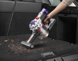 Dyson Car+Boat è l’alleato perfetto per pulire auto e camper in estate