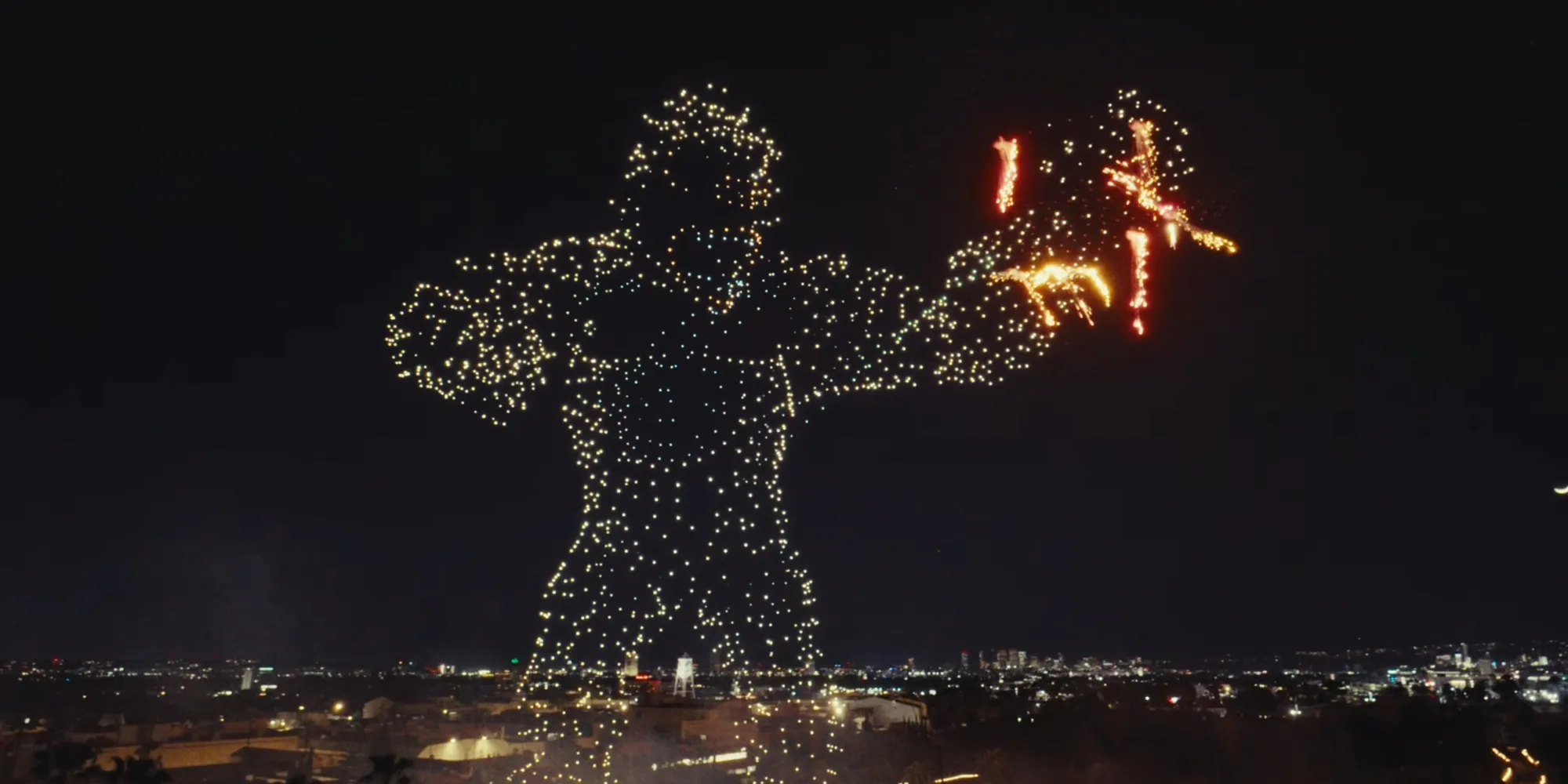 Apple TV record droni: show con Godzilla e Kong