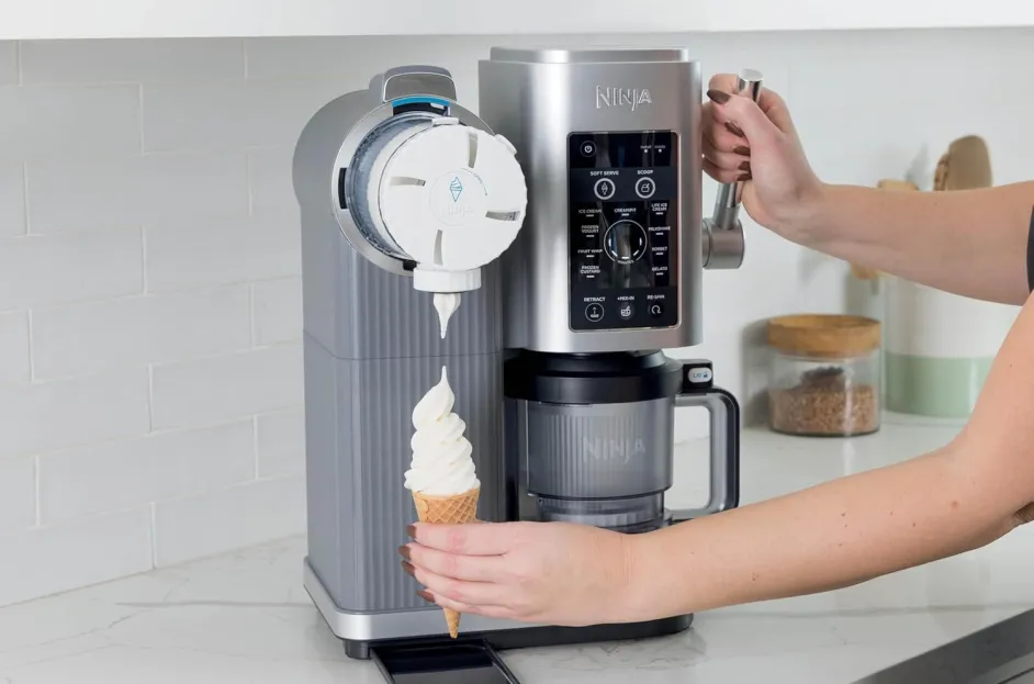 Ninja Swirl by CREAMi arriva in Italia: il gelato soft-serve diventa casalingo