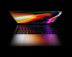 MacBook Pro M7 nel 2027: nuovo design prima del previsto