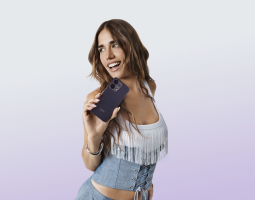 Clara nuova ambassador italiana di OPPO Reno16 Series