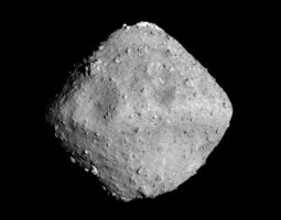 Ryugu e batteri mangia plastica: una settimana spaziale