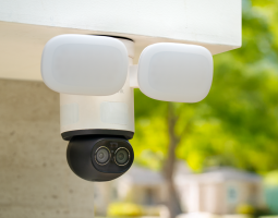 Reolink TrackFlex Floodlight WiFi arriva in Italia