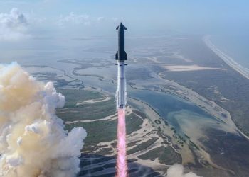 Starship V3 vola nel suo primo test ufficiale