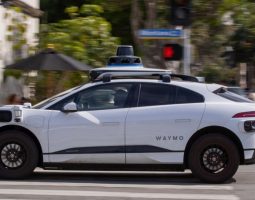 Waymo robotaxi ariiveranno a Tokyo nel 2025