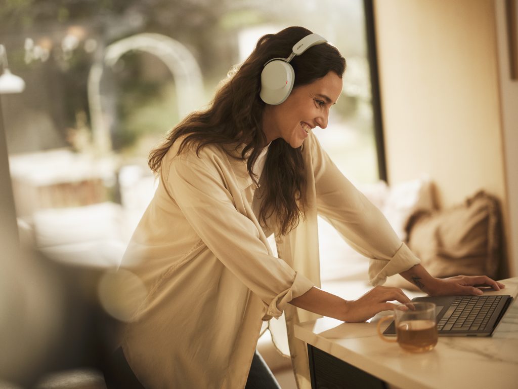 Jabra Evolve3 85: audio professionale anche in vacanza