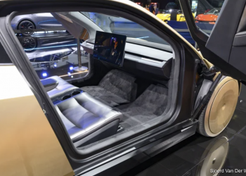 Causa Tesla: il giudice ritiene plausibile l’accusa di copyright