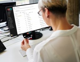 Shadow AI: un dipendente su quattro compra senza permesso