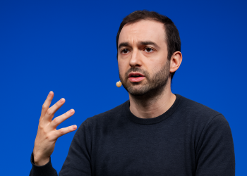 Il CEO di Anthropic Amodei avverte sui rischi del potere AI