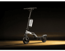 NAVEE Fold P10 si piega in tre e arriva a IFA