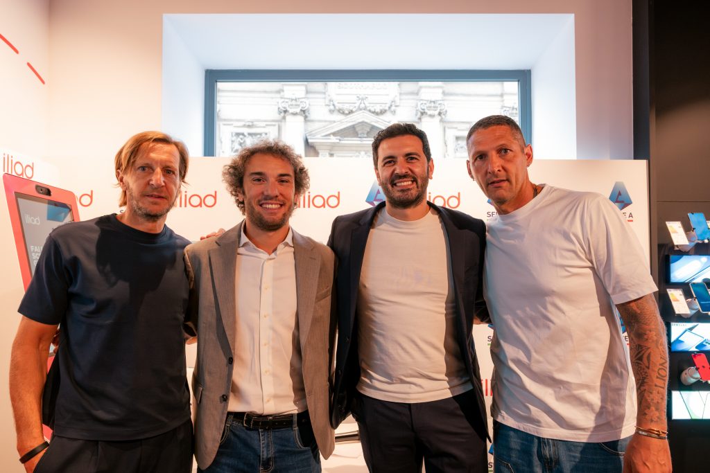 Meet & Greet di ILIAD , grande successo all’edicola con Materazzi e Ambrosini