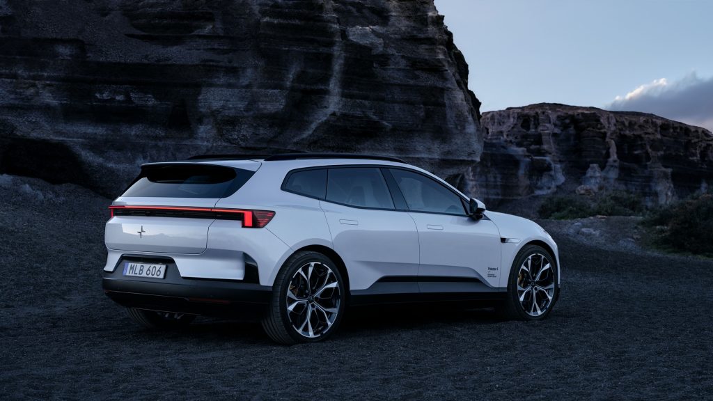 Polestar 4 SUV arriva in Italia da 55.900 euro