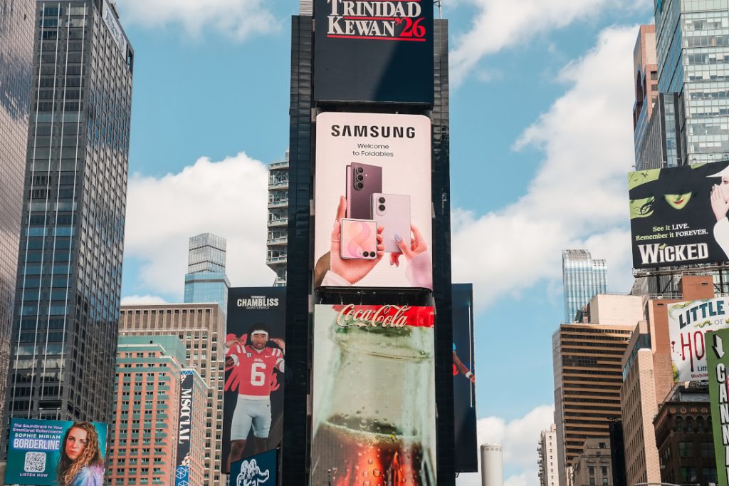 Galaxy Z8 protagonista della nuova campagna di Samsung