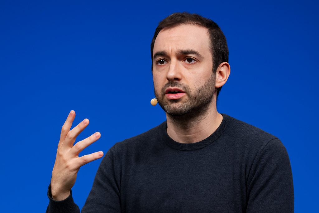 Il CEO di Anthropic Amodei avverte sui rischi del potere AI