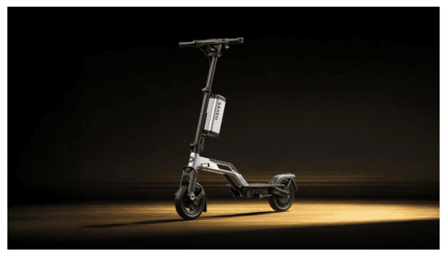 NAVEE Fold P10 si piega in tre e arriva a IFA