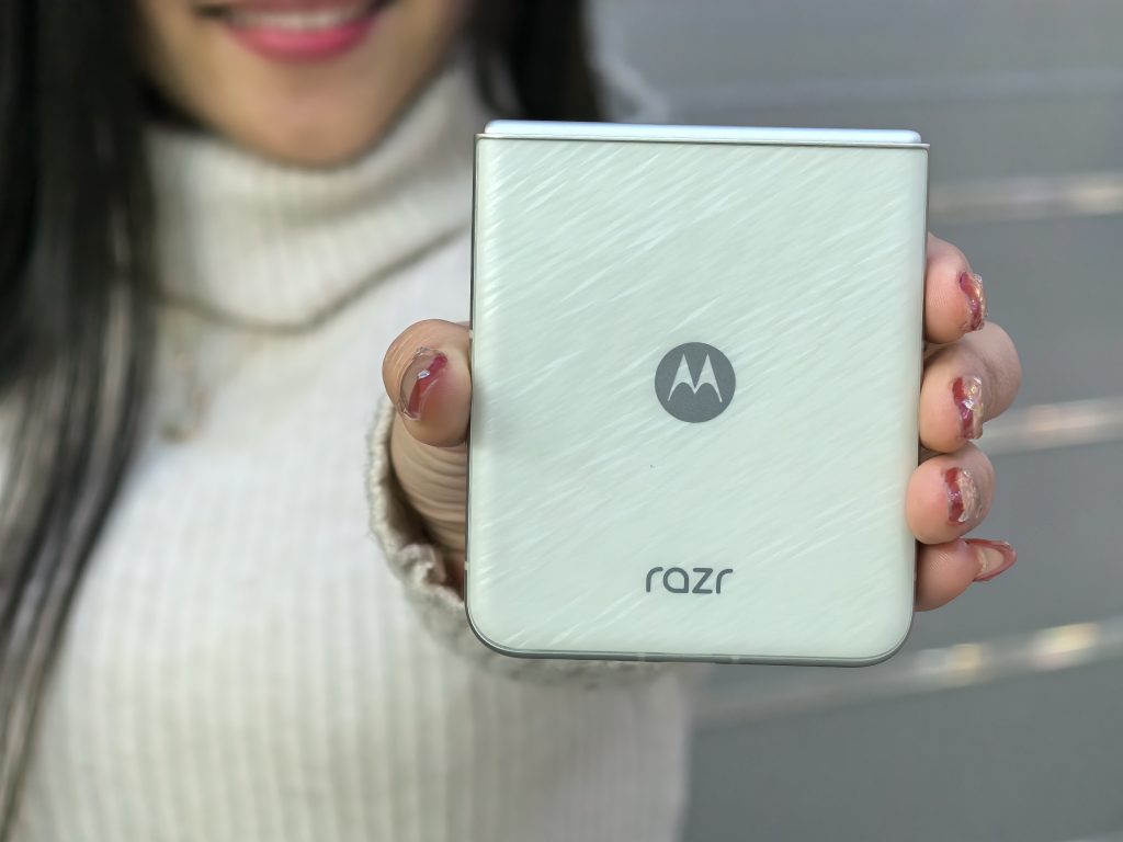 Motorola Razr Android 16: update negli USA
