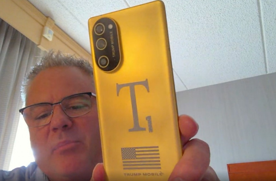 Trump T1 Phone, tra ritardi, redesign e dubbi sul prezzo
