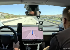 Tesla FSD cross-country: quando la guida autonoma fallisce